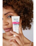 ACM Dépiwhite M zaščitna krema za obraz SPF 50+ 40 ml