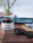 Ahava Beauty Before Age lifting krema za posvetlitev in zgladitev kože SPF 20 50 ml