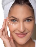 Ahava Beauty Before Age luksuzna krema za oči in veke proti oteklinam in temnim kolobarjem 15 ml