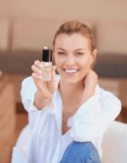 Ahava Hyaluronic Acid Serum vlažilni serum za obraz s hialuronsko kislino 30 ml