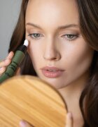 Ahava Safe Retinol krema proti gubam za predel okoli oči z retinolom 15 ml