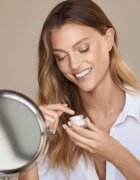 Ahava Time To Revitalize krema za učvrstitev kože okoli oči proti gubam 15 ml