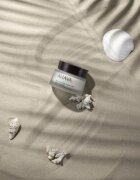 Ahava Time To Smooth posvetlitvena vlažilna krema SPF 20 50 ml