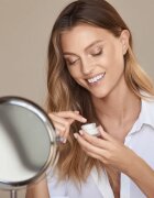 Ahava Time To Smooth vlažilna krema za predel okoli oči z gladilnim učinkom 15 ml