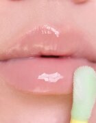 AMUSE Banana Lip Oil bananovo olje za ustnice odtenek 01 Zen Matcha 4.5 ml