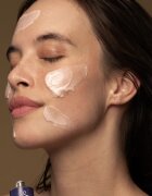 Antipodes Flora Probiotic Skin-Rescue Hyaluronic Mask revitalizacijska maska za obraz s probiotiki 75 ml