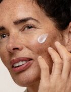 Antipodes Jasmine Flower Menopause Facial Cream lahka pomirjajoča krema za zrelo kožo 60 ml