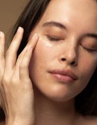 Antipodes Kiwi Seed Oil Eye Cream pomirjajoča krema za predel okoli oči 30 ml