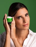 Apivita Bee Radiant Cream - Rich Texture ekstra hranilna krema za obraz proti staranju in za učvrstitev kože 50 ml