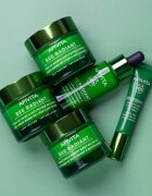 Apivita Bee Radiant Eye Cream krema za predel okoli oči za korekcijo temnih kolobarjev in gub 15 m