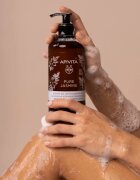 Apivita Pure Jasmine Shower Gel vlažilen gel za prhanje z eteričnimi olji 500 ml