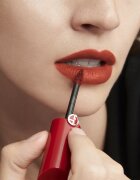 Armani Lip Maestro Satin mat vlažilna tekoča šminka odtenek 04 Live Concert 6.5 ml