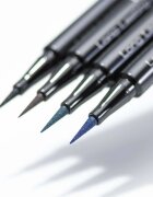 Artdeco Liquid Liner Intense dolgoobstojen flomaster za oči odtenek 12 Blue 0.6 ml