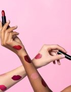 Artdeco Perfect Color kremasta šminka s satenastim zaključkom odtenek 926 Dark Raspberry 4 g