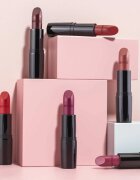 Artdeco Perfect Color kremasta šminka s satenastim zaključkom odtenek 926 Dark Raspberry 4 g