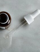 Australian Bodycare Tea Tree Oil intenzivni pomlajevalni serum za zrelo kožo 30 ml