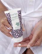 Australian Bodycare Tea Tree Oil pomirjajoča in zaščitna krema za intimne predele 100 ml