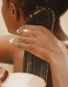 Aveda Be Curly Advanced™ Coil Definer Gel stiling gel za kodraste lase 250 ml