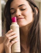 Aveda Cherry Almond Softening Shampoo hranilni šampon za sijaj in mehkobo las 1000 ml