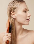 Aveda Wooden Paddle Brush Mini lesena krtača za lase mini 1 kos