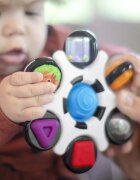 Baby Einstein Curiosity Clutch Twist & Pop aktivnostna igrača 3 m+ 1 kos