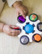 Baby Einstein Curiosity Clutch Twist & Pop aktivnostna igrača 3 m+ 1 kos