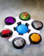 Baby Einstein Curiosity Clutch Twist & Pop aktivnostna igrača 3 m+ 1 kos