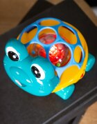 Baby Einstein Neptune the Turtle™ Curious Car avtomobilček z ropotuljico 3 m+ 1 kos