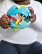 Baby Einstein Rattle & Sense™ senzorična žogica z grizljajočim delom 3m+ 1 kos