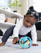Baby Einstein Rattle & Sense™ senzorična žogica z grizljajočim delom 3m+ 1 kos