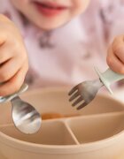 BabyOno Be Active Stainless Steel Spoon and Fork pribor za otroke Mint 12m+ 2 kos