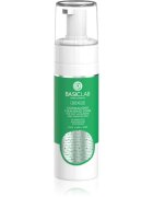 BasicLab Dermocosmetics Micellis nežna čistilna pena za mastno k aknam nagnjeno kožo 150 ml