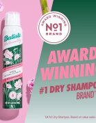 Batiste Naturally Bamboo & Gardenia suhi šampon za absorbcijo odvečnega sebuma in za osvežitev las 200 ml