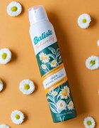 Batiste Naturally Green tea & Chamomile suhi šampon za absorbcijo odvečnega sebuma in za osvežitev las 200 ml