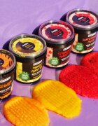Beauty Jar Strawberry Marry Me! vlažilni piling za telo 200 g