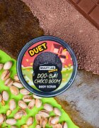 Beauty Jar Yummy Doo-Bai Choco Boom nežni piling za telo 360 g