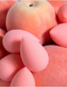 beautyblender® Beauty.Blusher Cheeky gobica za rdečilo 1 kos
