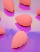 beautyblender® Beauty.Blusher Cheeky gobica za rdečilo 1 kos