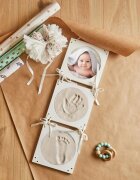 Bieco Print Set with Hanging Picture Frame set za odtis dojenčkovih dlani in stopal 55 x 18 x 1 cm