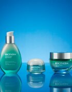 Biotherm Aquasource Total Eye Revitalizer nega za predel okoli oči proti oteklinam in temnim kolobarjem s hladilnim učinkom 15 ml