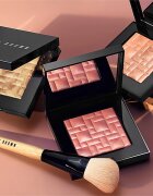 Bobbi Brown Highlighting Powder osvetljevalec odtenek Pink Glow 8 g