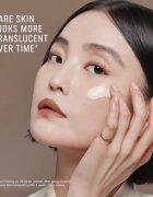 Bobbi Brown Serum Silk Foundation lahki tekoči puder s posvetlitvenim učinkom odtenek Warm Porcelain 30 ml