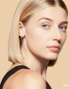 Bobbi Brown Sheer Finish Pressed Powder nežni kompaktni puder odtenek Sunny Beige 9 g