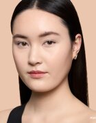 Bobbi Brown Weightless Skin Foundation SPF 15 Mini dolgoobstojni matirajoči tekoči puder z vlažilnim učinkom odtenek Porcelain 13 ml