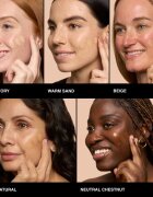 Bobbi Brown Weightless Skin Foundation SPF 15 Mini dolgoobstojni matirajoči tekoči puder z vlažilnim učinkom odtenek Warm Porcelain 13 ml
