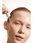 BOUTIJOUR Snow Lotus Lifting Serum intenzivno vlažilni serum za posvetlitev in zgladitev kože 40 ml
