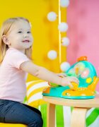 Bright Starts Lights & Colors Driver aktivnostna igrača z melodijo 6 m+ 1 kos