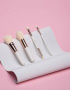 BrushArt Basic Blush brush čopič za rdečilo 1 kos