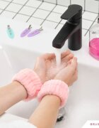 BrushArt Home Salon Wrist wash bands zapestnice proti brizganju vode pri umivanju obraza Pink 2 kos