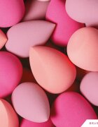 BrushArt Make-up Sponge Easy Blend gobica za tekoči puder 1 kos